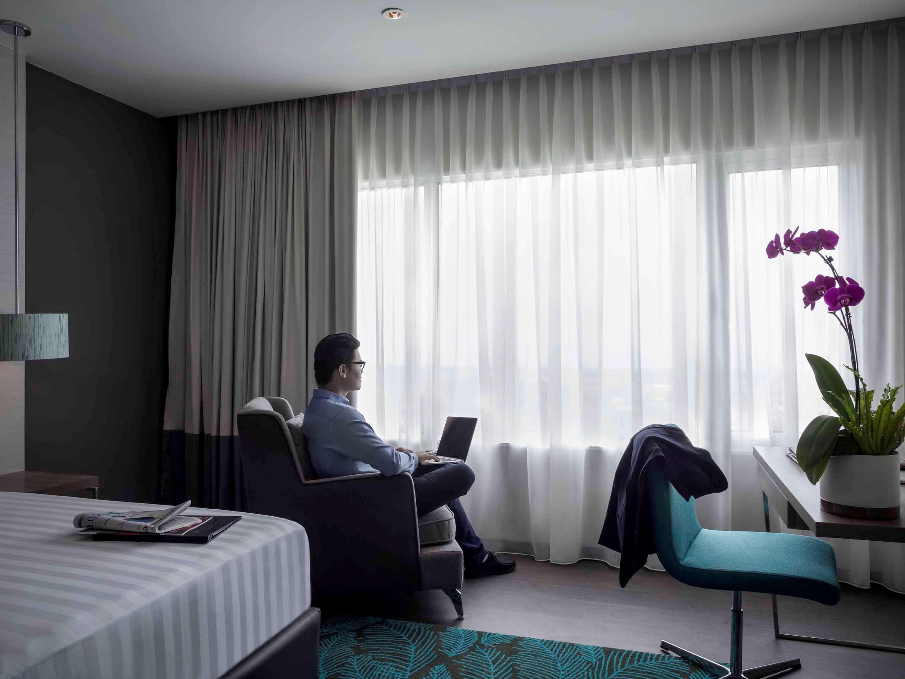 Hotel Pullman Miri Waterfront Zewnętrze zdjęcie A room at the hotel