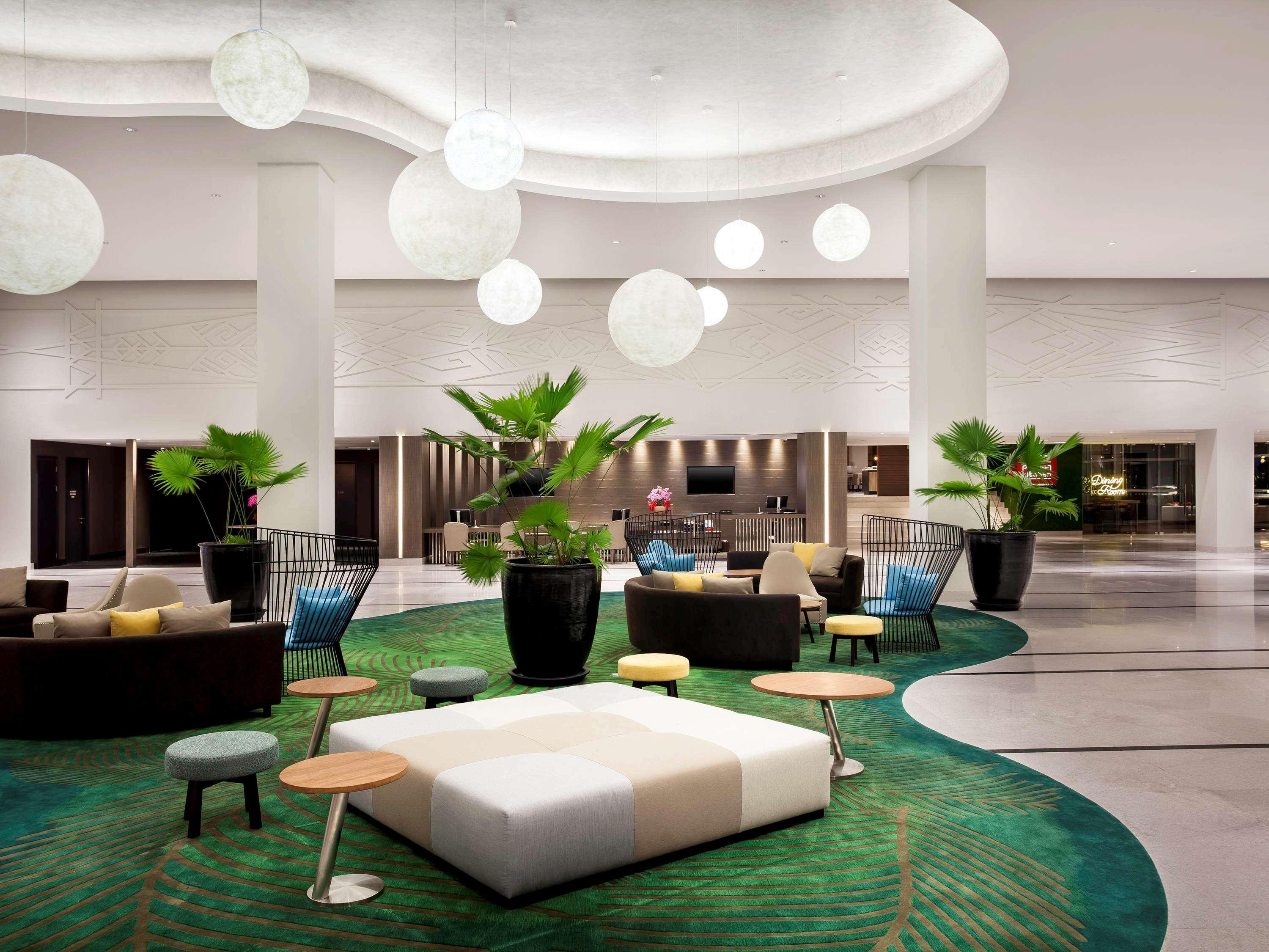 Hotel Pullman Miri Waterfront Zewnętrze zdjęcie Lobby