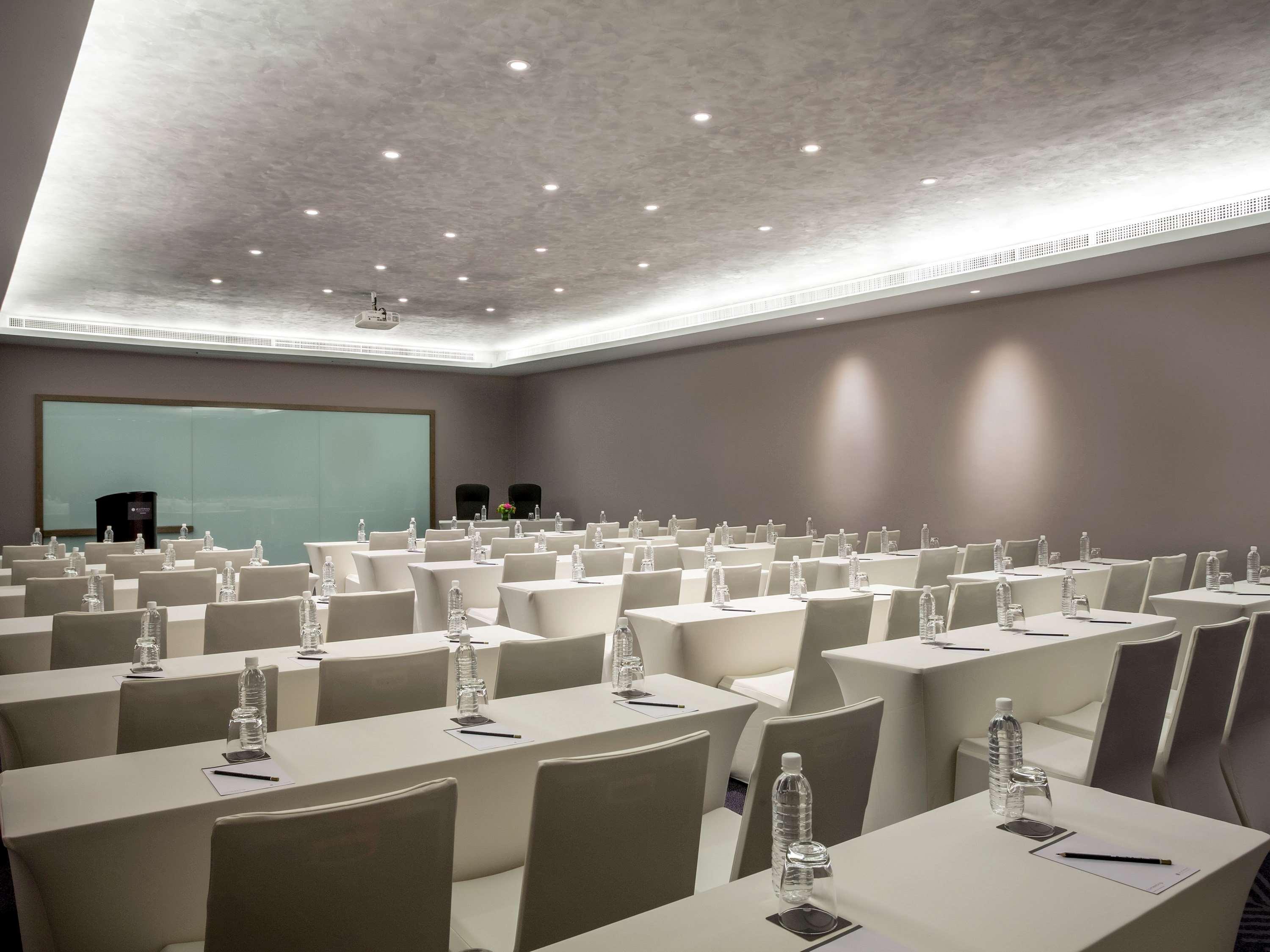 Hotel Pullman Miri Waterfront Zewnętrze zdjęcie Meeting room