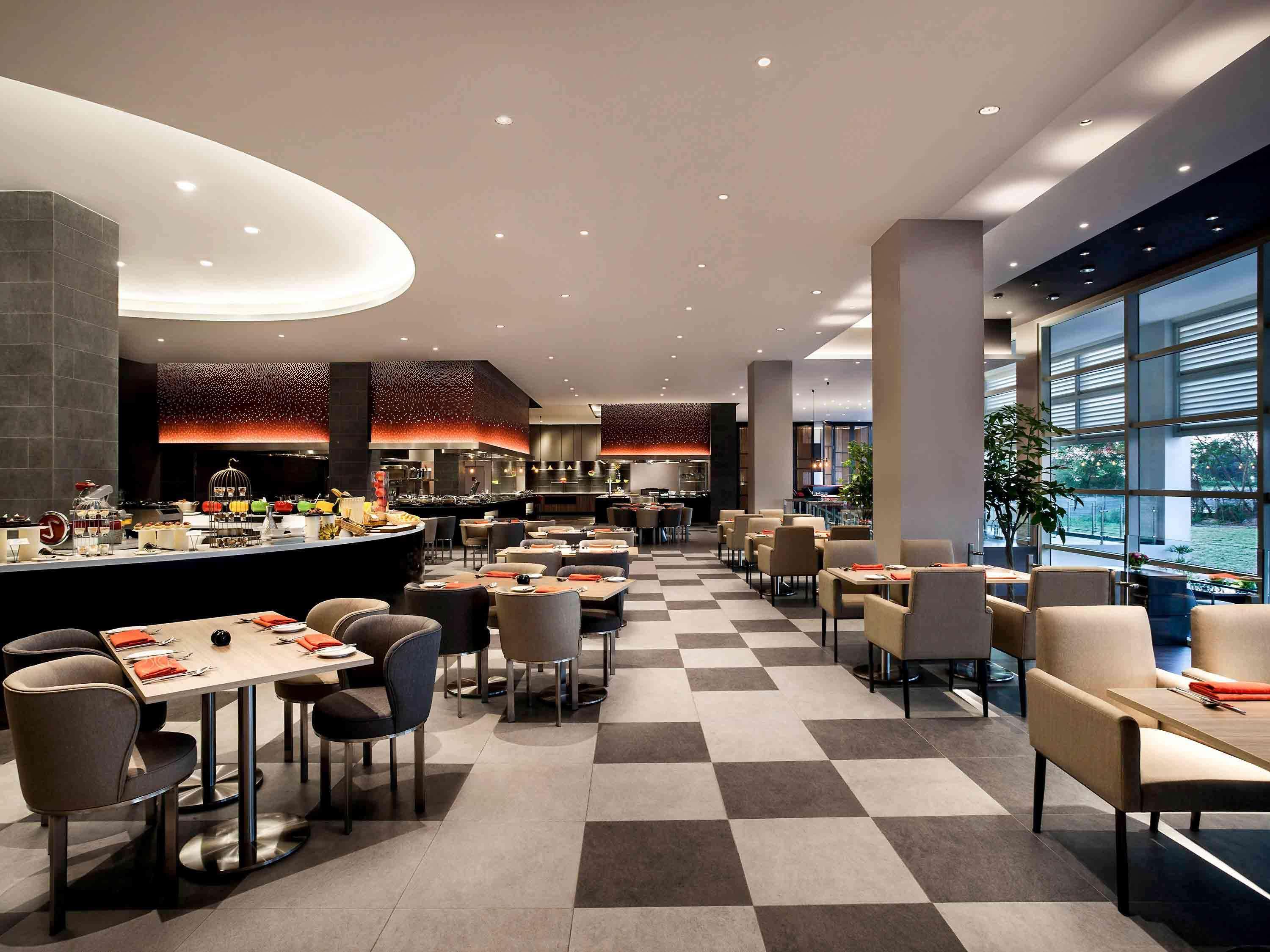 Hotel Pullman Miri Waterfront Zewnętrze zdjęcie The restaurant