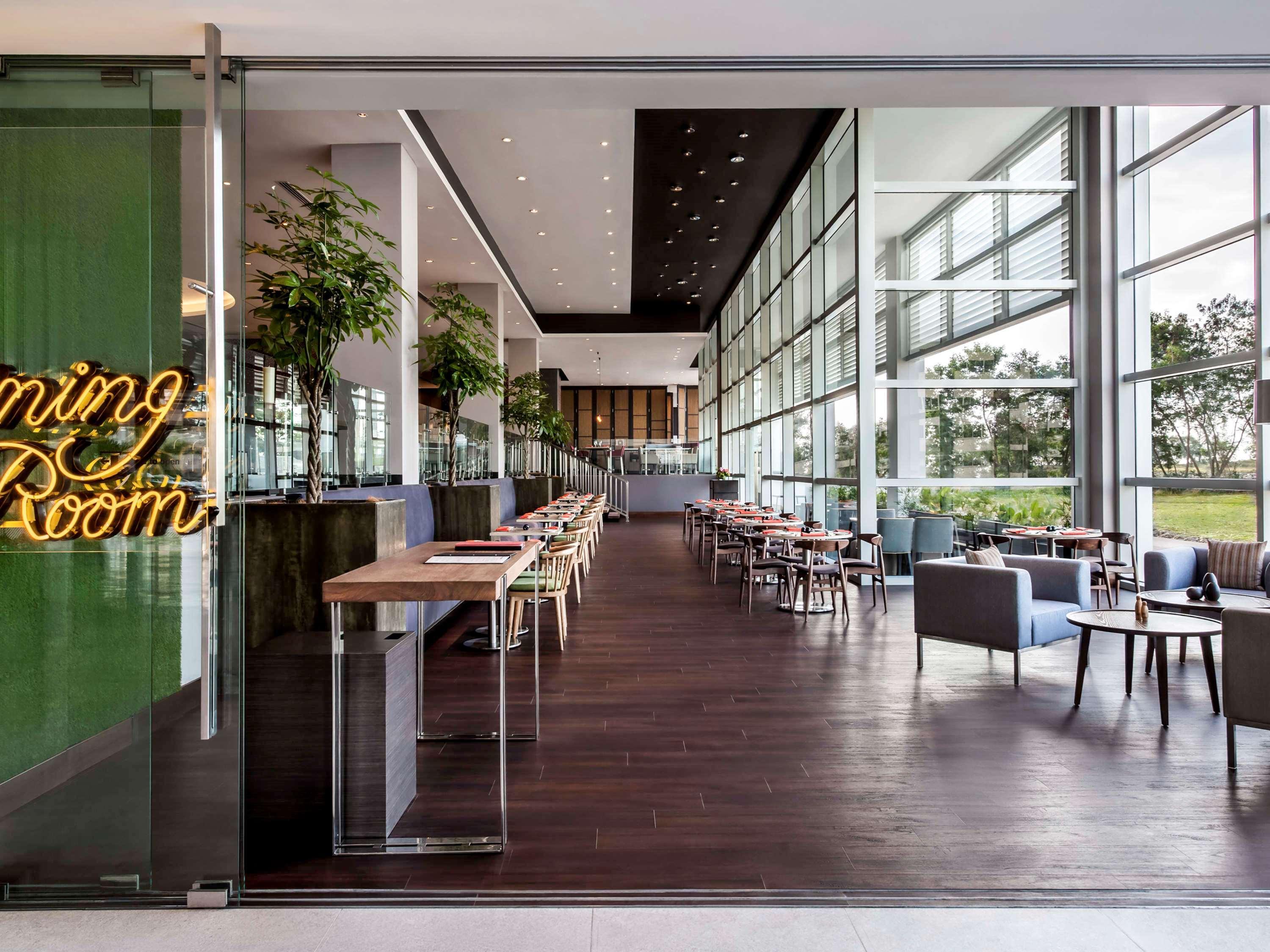 Hotel Pullman Miri Waterfront Zewnętrze zdjęcie Dining Room