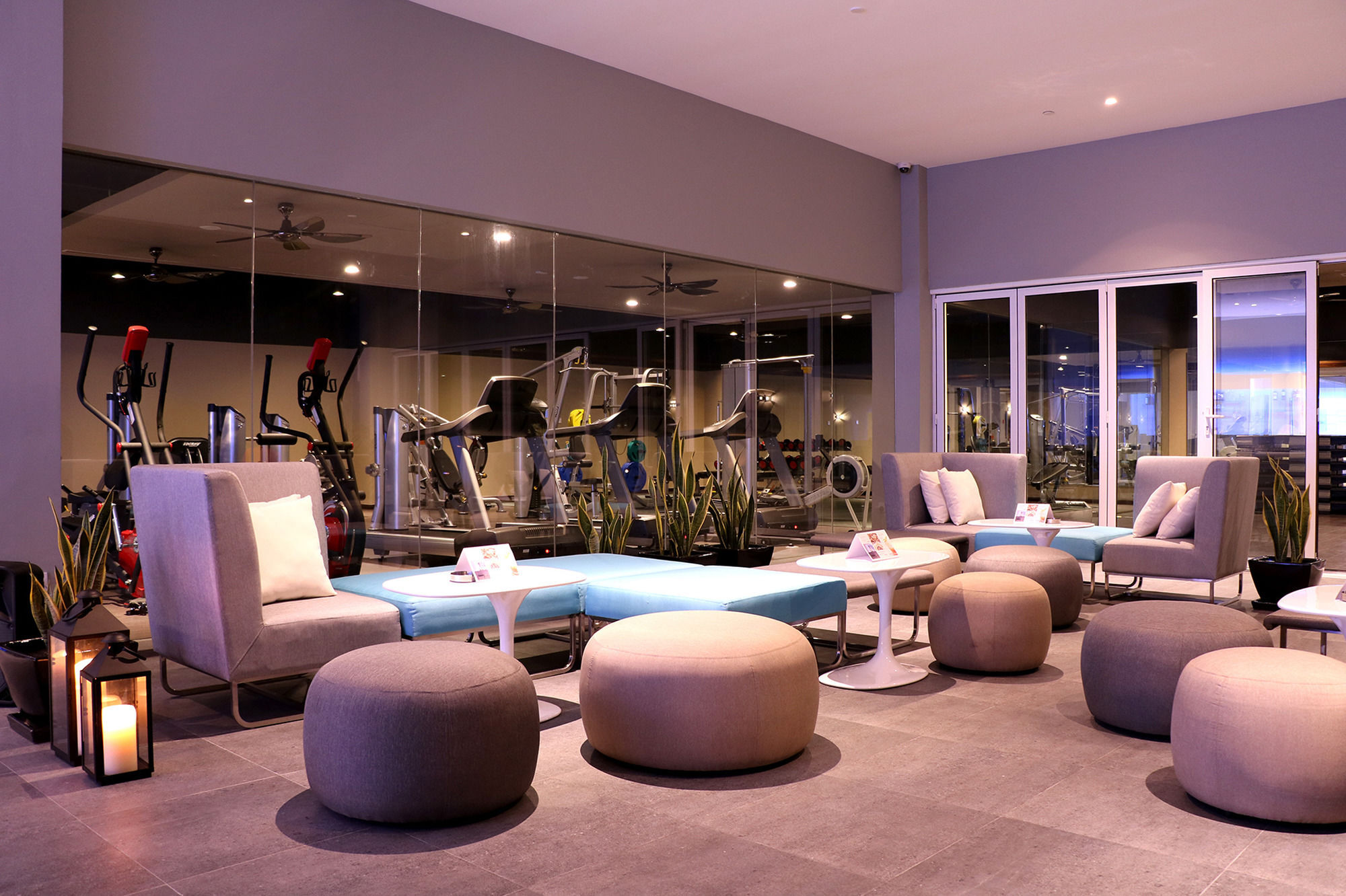 Hotel Pullman Miri Waterfront Zewnętrze zdjęcie The gym at the hotel